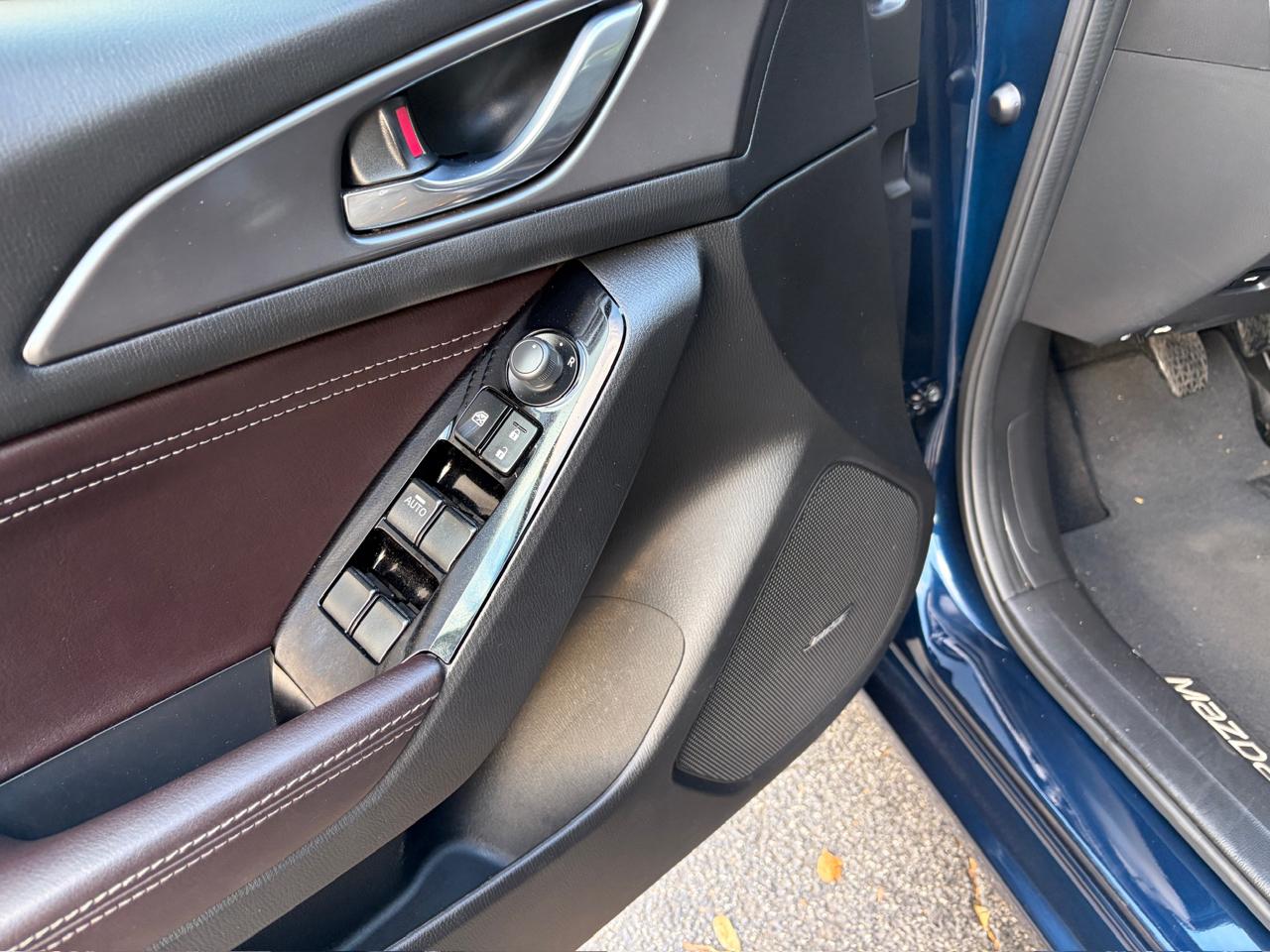 Mazda MAZDA3 s Grand Touring AT 4-Door 2017