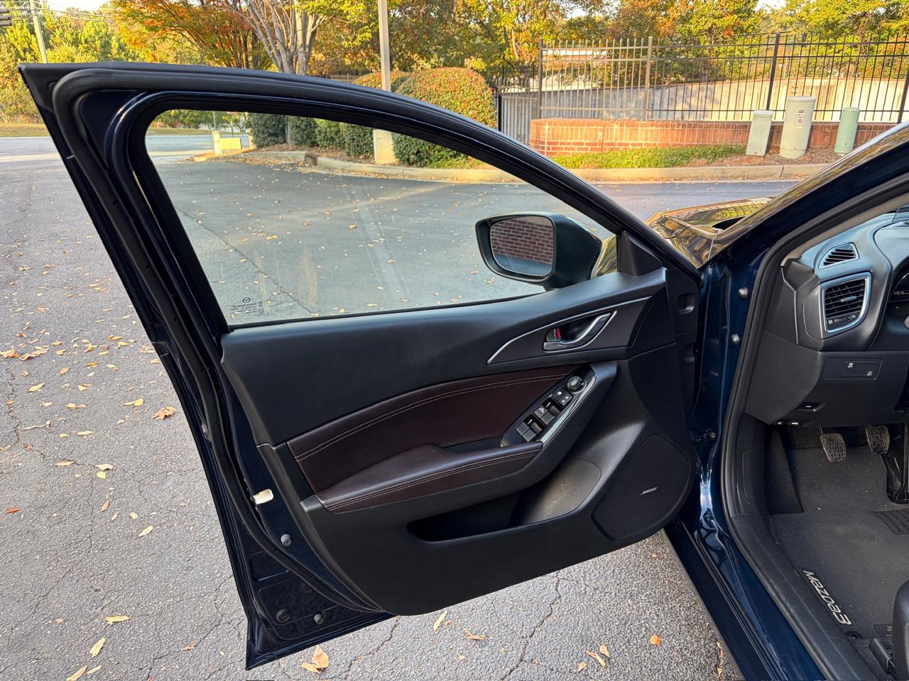 Mazda MAZDA3 s Grand Touring AT 4-Door 2017