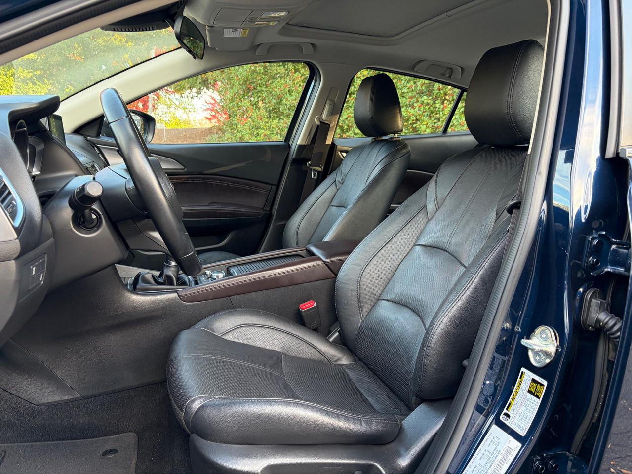 Mazda MAZDA3 s Grand Touring AT 4-Door 2017