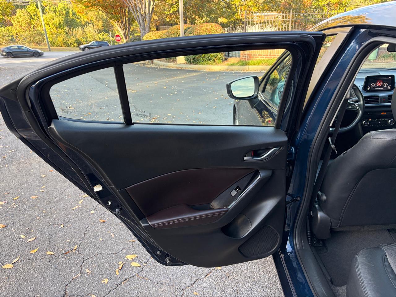 Mazda MAZDA3 s Grand Touring AT 4-Door 2017