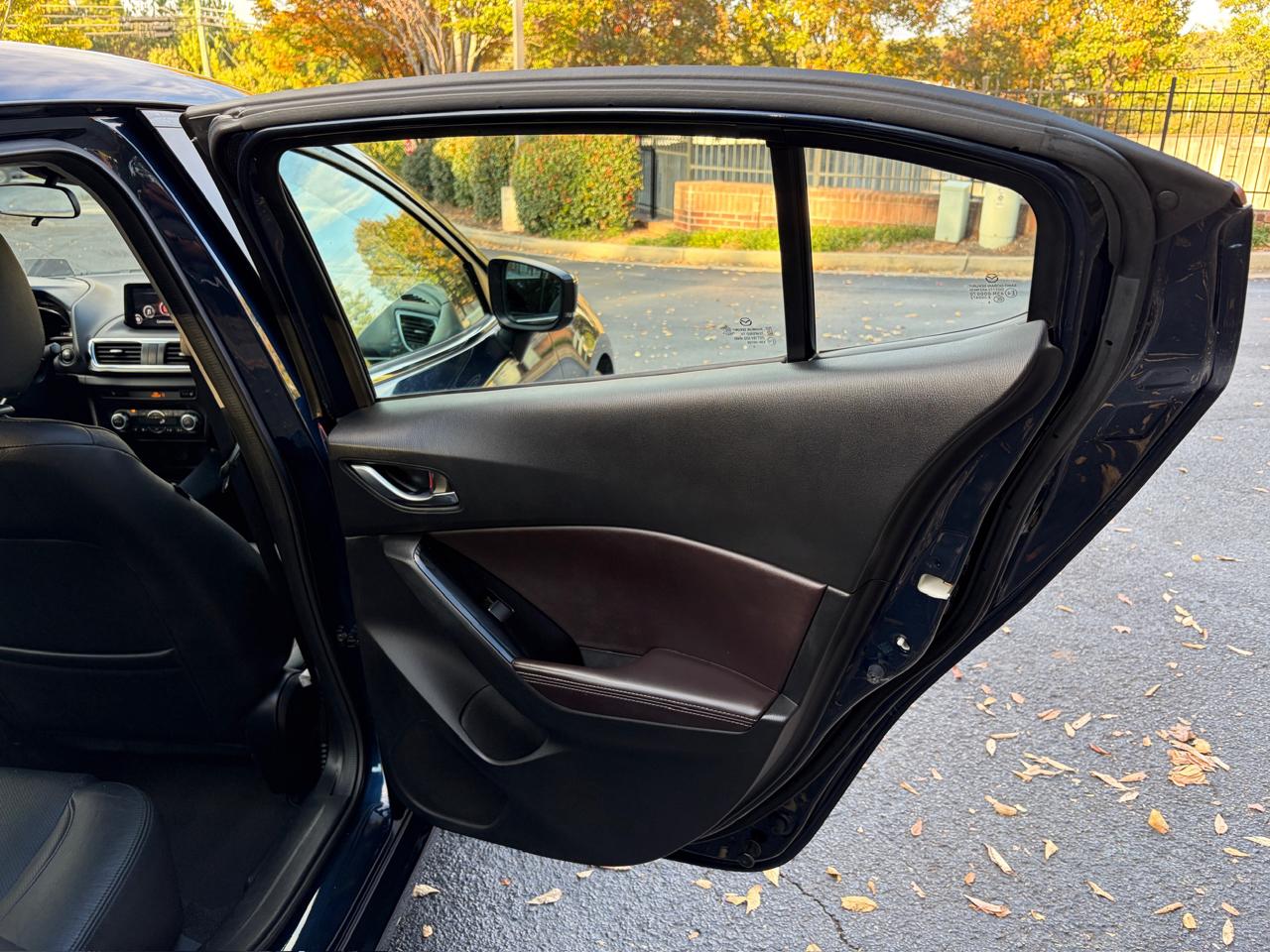 Mazda MAZDA3 s Grand Touring AT 4-Door 2017