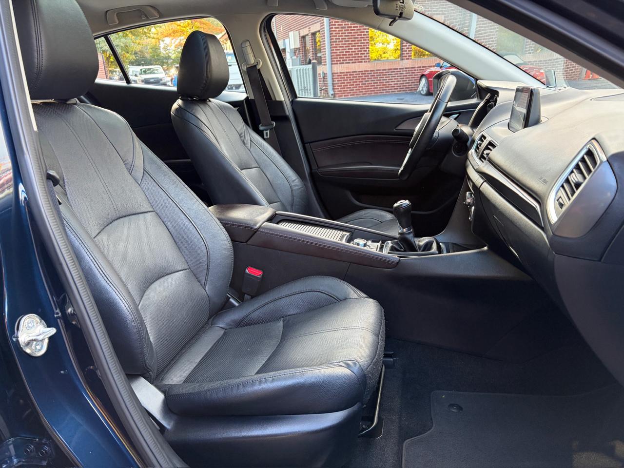 Mazda MAZDA3 s Grand Touring AT 4-Door 2017