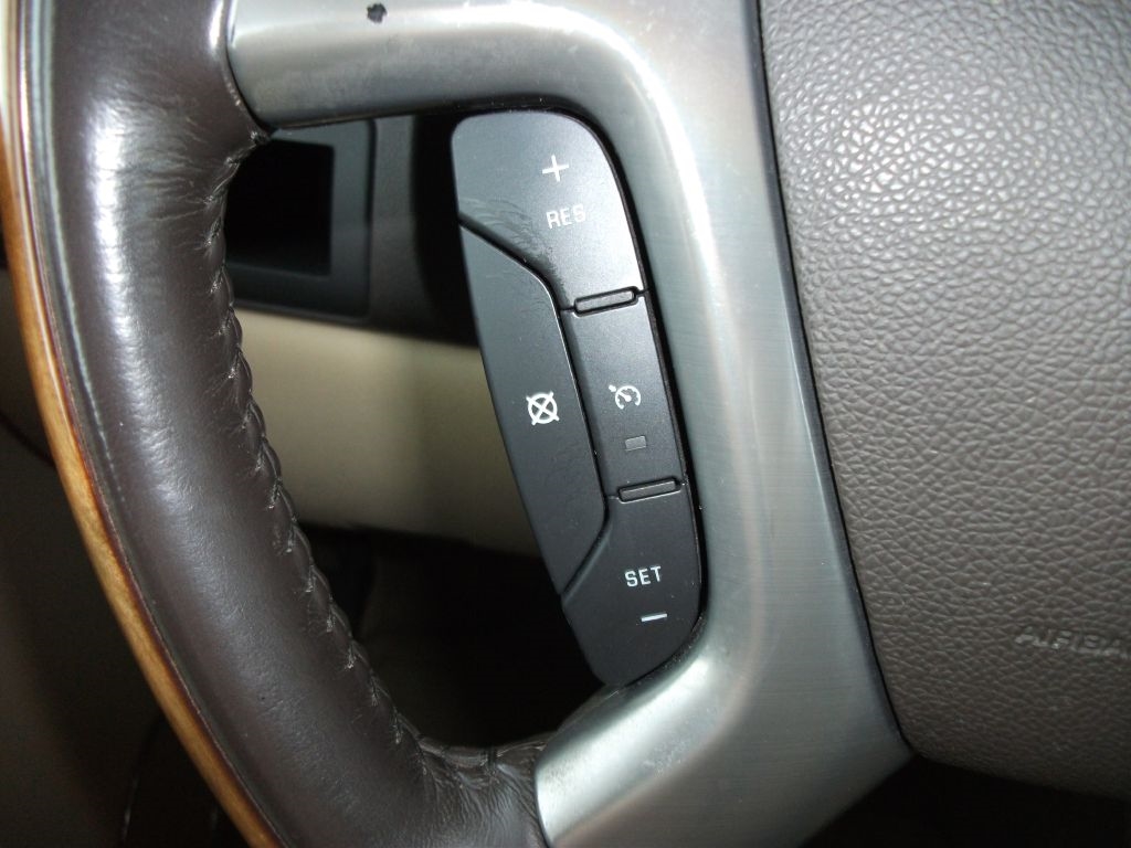 GMC Sierra 1500 Denali Crew Cab 2WD 2009 GMC Sierra 1500 Denali Crew Cab 2WD 2009