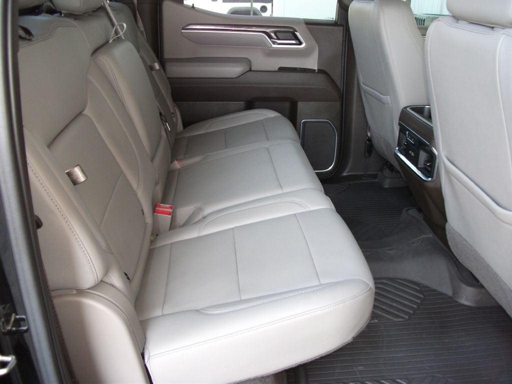 Chevrolet Silverado 1500 LTZ Crew Cab 4WD 2022