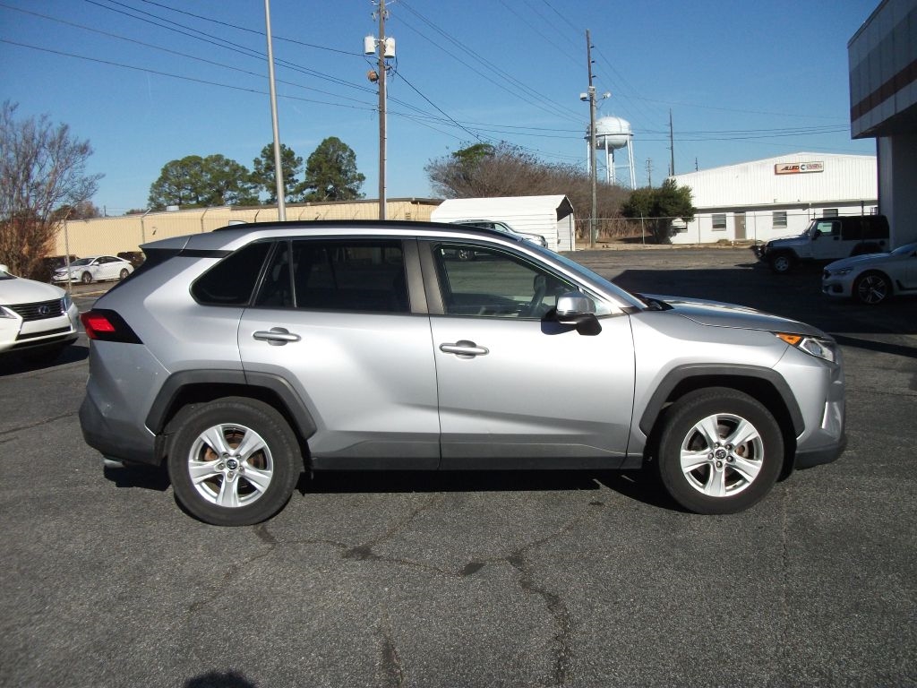 Toyota RAV4 XLE 2019