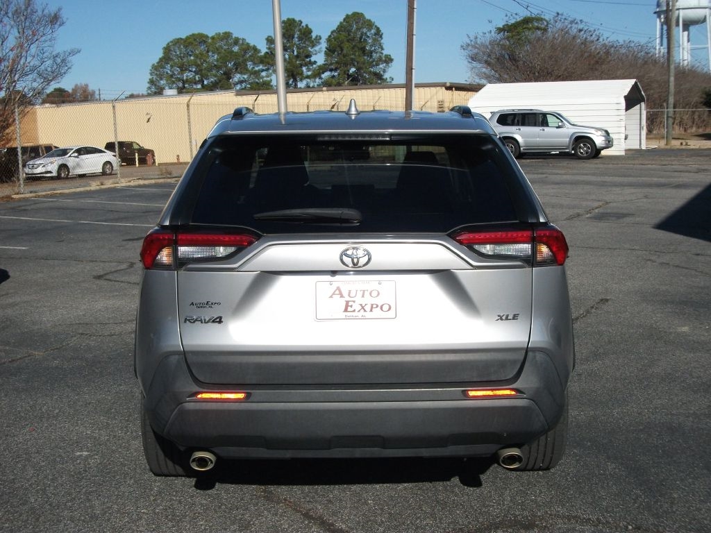 Toyota RAV4 XLE 2019