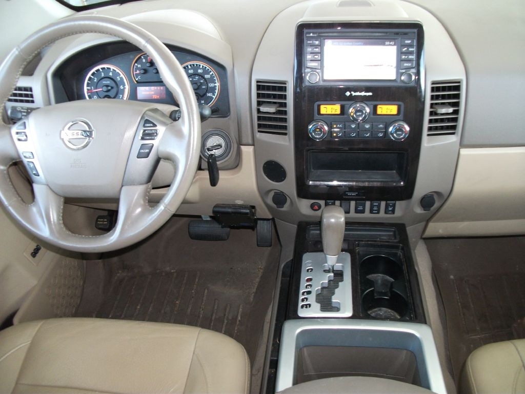 Nissan Titan SL Crew Cab 2WD 2013