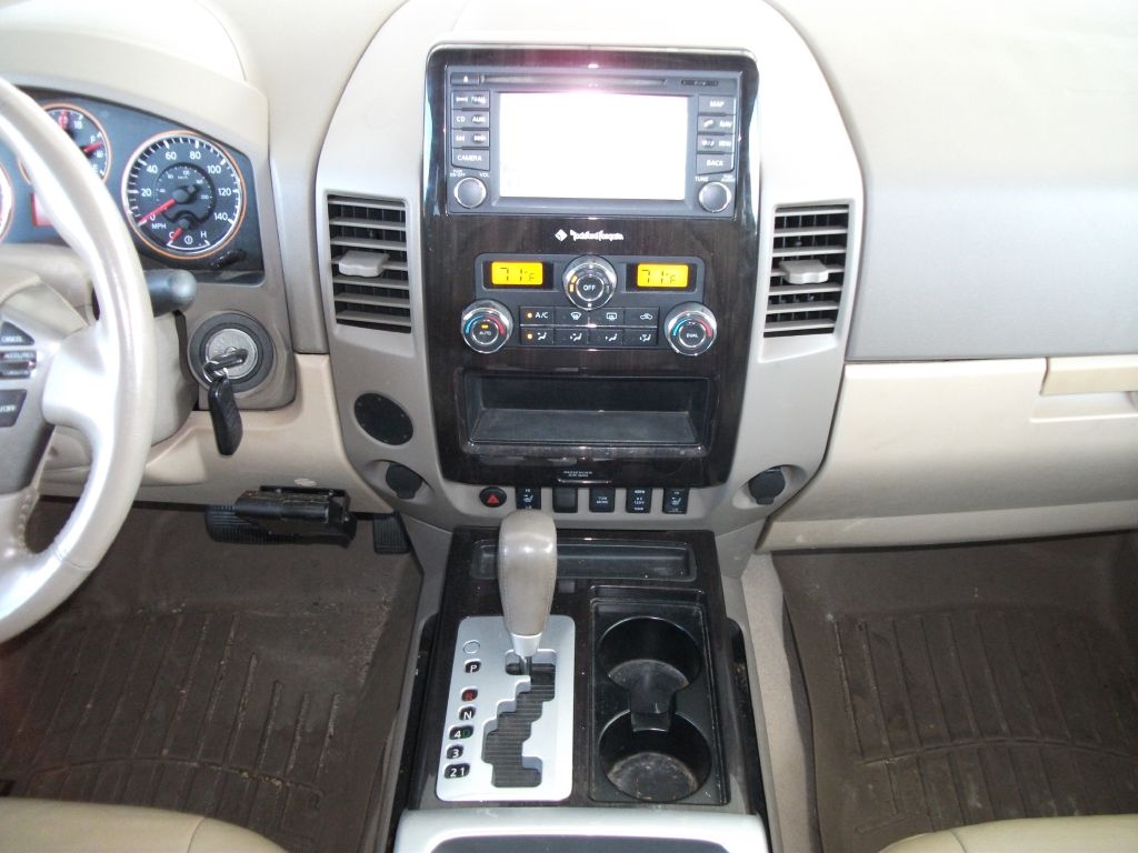 Nissan Titan SL Crew Cab 2WD 2013