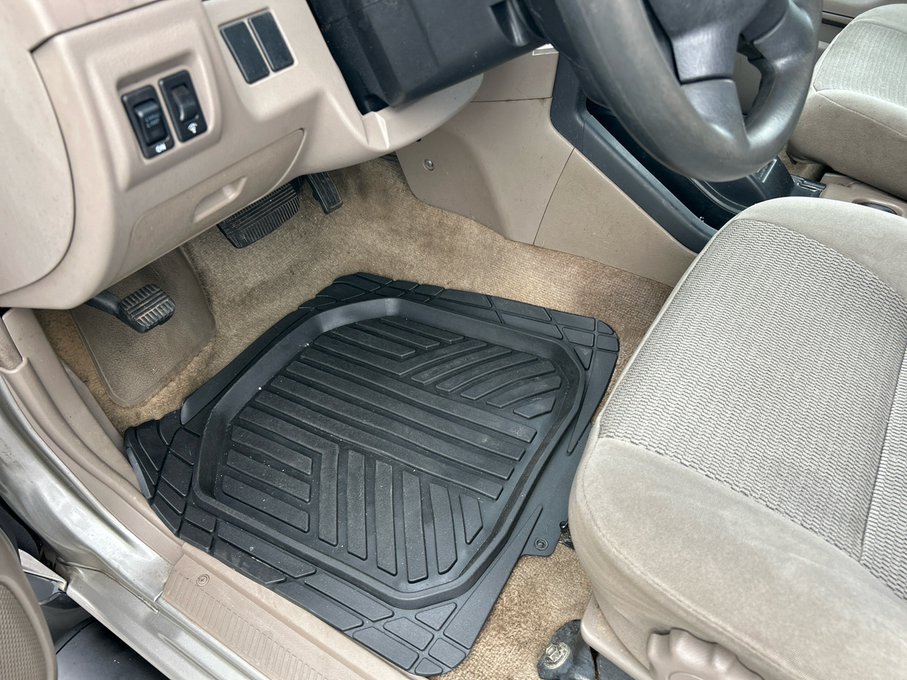 Nissan Frontier XE-V6 Crew Cab 2WD 2003