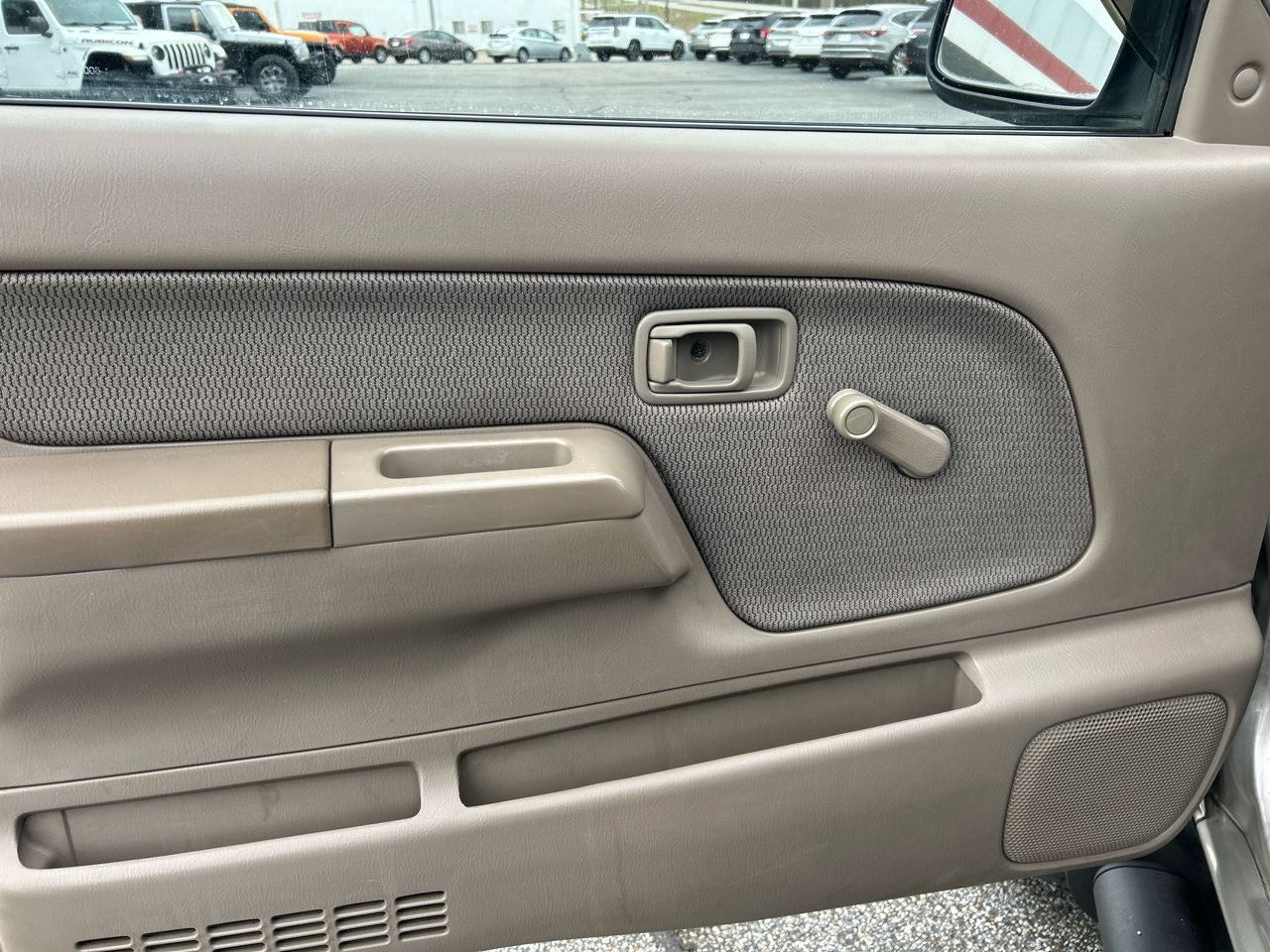 Nissan Frontier XE-V6 Crew Cab 2WD 2003