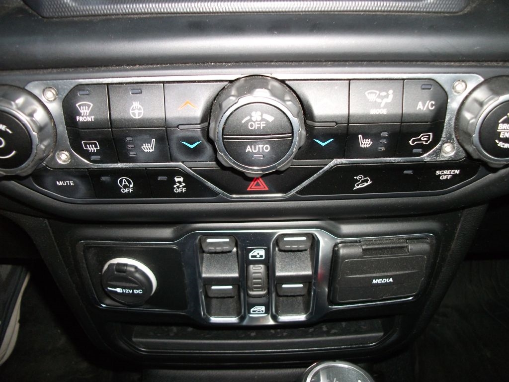 Jeep Wrangler Unlimited Sahara 2021