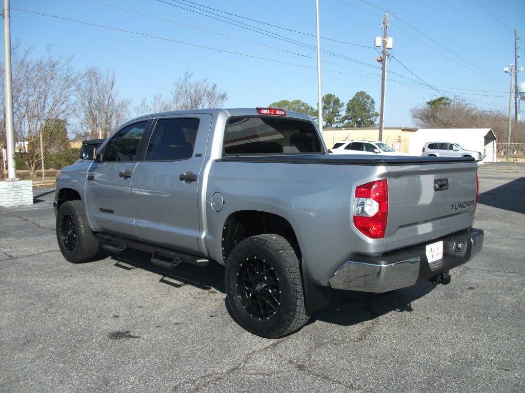 Toyota Tundra SR5 5.7L V8 CrewMax 2WD 2018