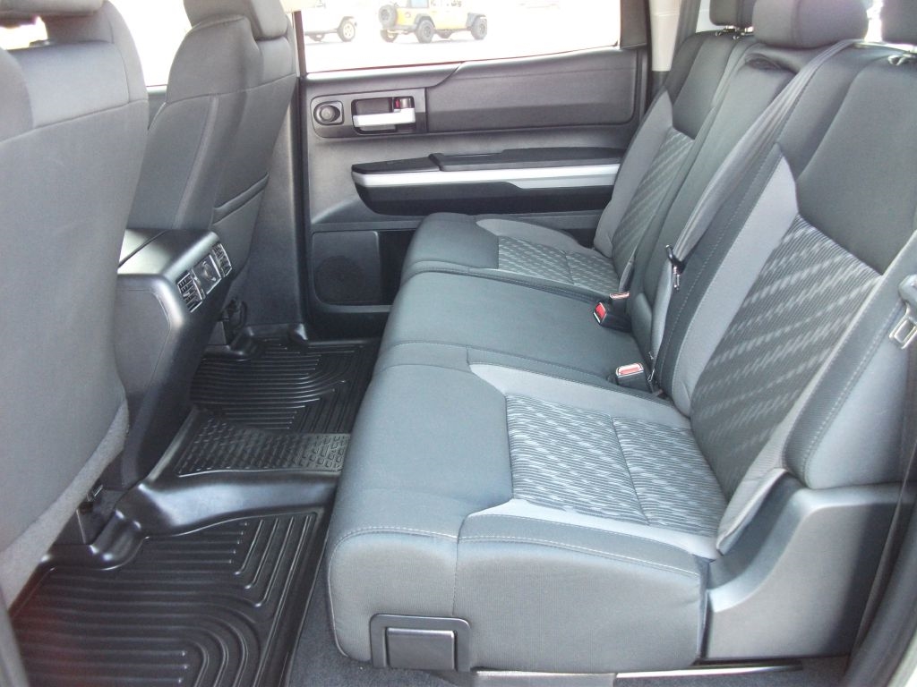 Toyota Tundra SR5 5.7L V8 CrewMax 2WD 2018