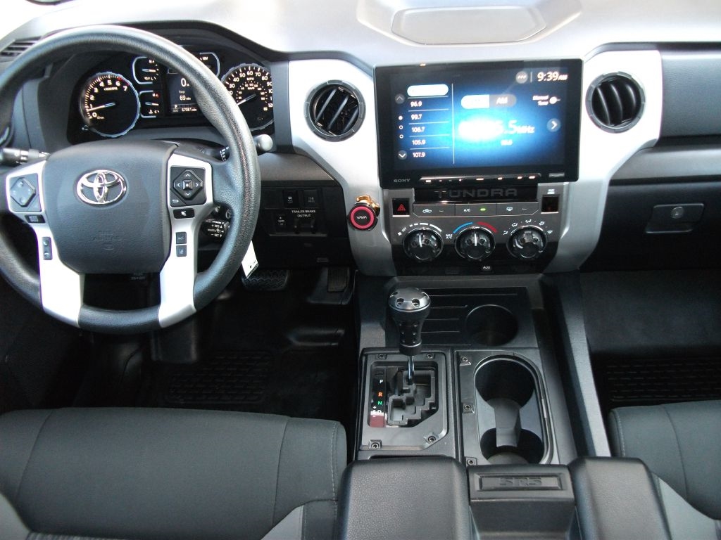 Toyota Tundra SR5 5.7L V8 CrewMax 2WD 2018