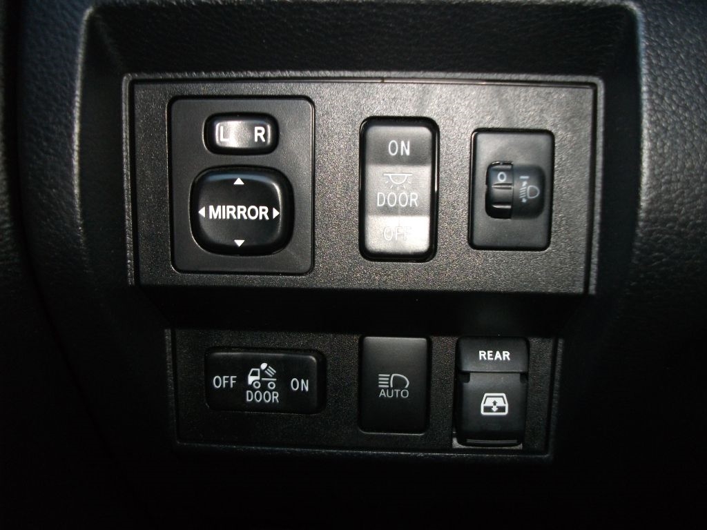 Toyota Tundra SR5 5.7L V8 CrewMax 2WD 2018