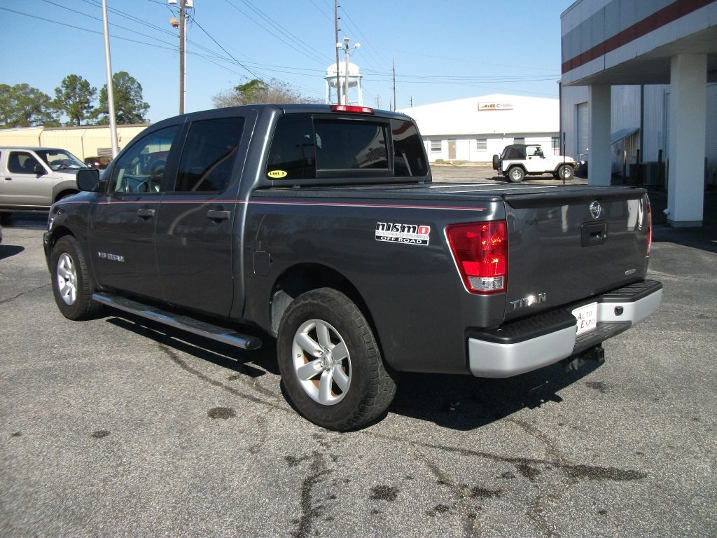 Nissan Titan S Crew Cab 2WD 2015