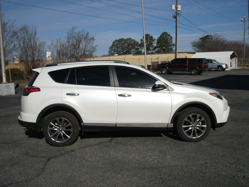 Toyota RAV4 Limited FWD 2018