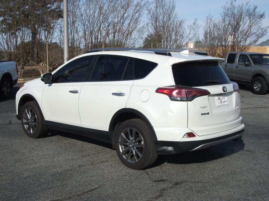 Toyota RAV4 Limited FWD 2018