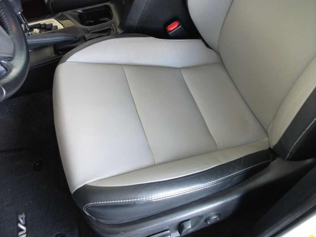 Toyota RAV4 Limited FWD 2018