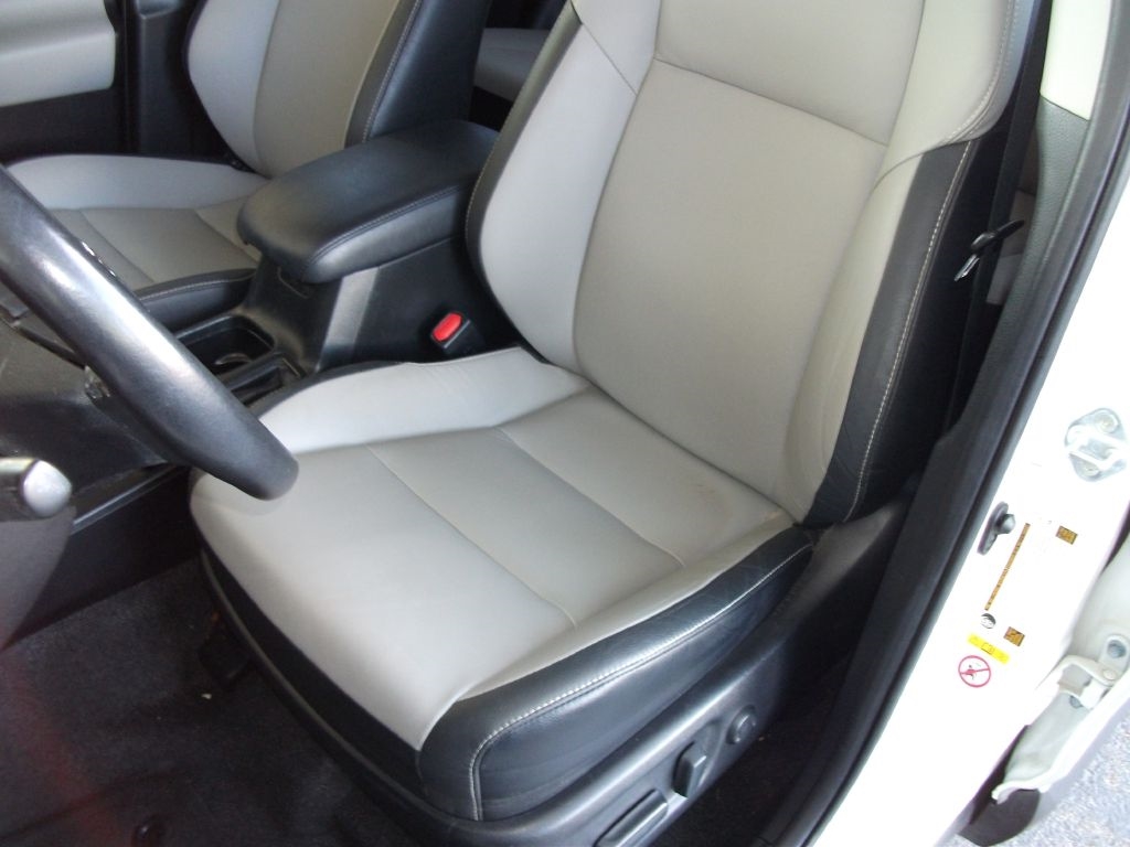 Toyota RAV4 Limited FWD 2018