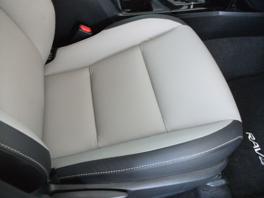 Toyota RAV4 Limited FWD 2018