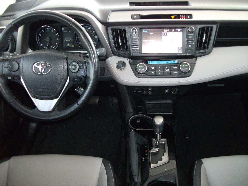 Toyota RAV4 Limited FWD 2018