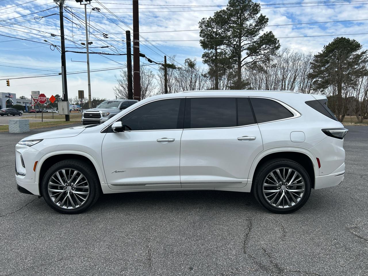 Buick Enclave Avenir FWD 2025