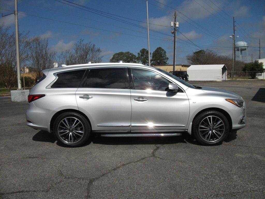 Infiniti QX60 4D SUV FWD 2018