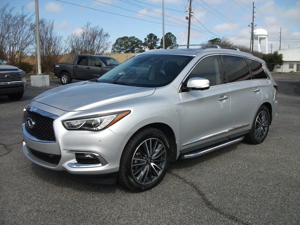 Infiniti QX60 4D SUV FWD 2018