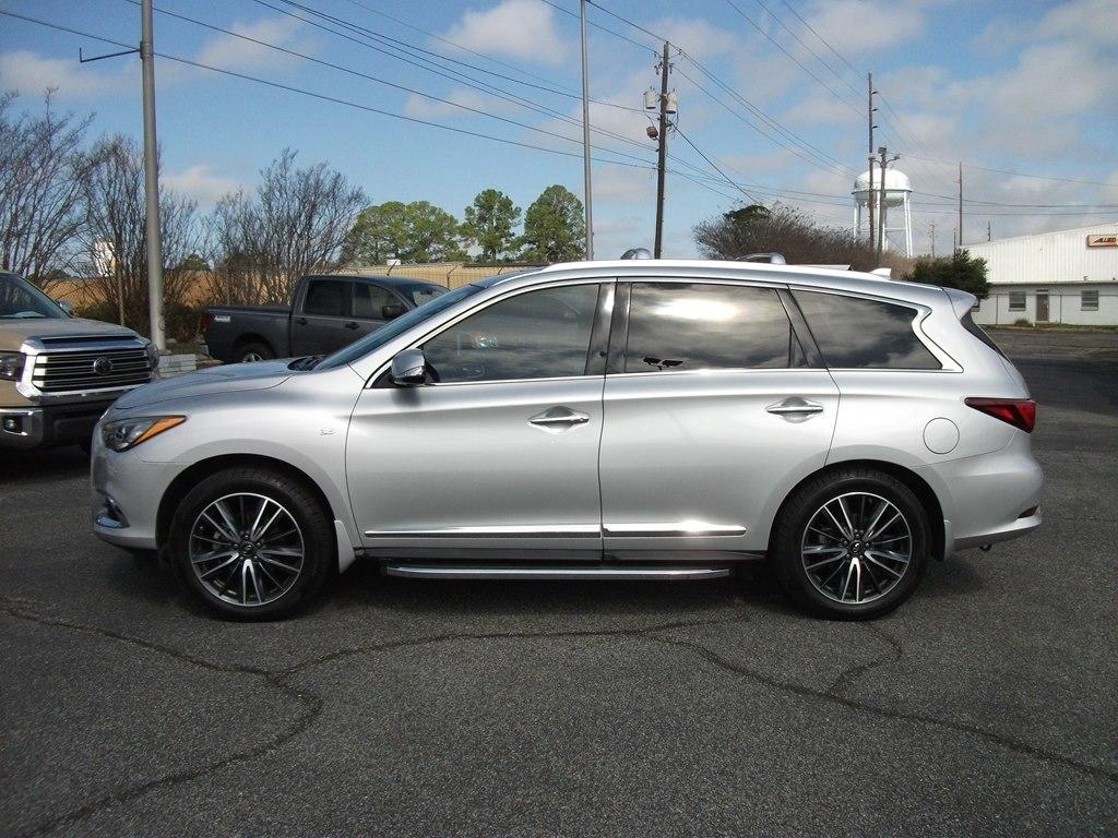 Infiniti QX60 4D SUV FWD 2018