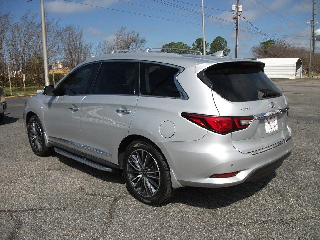 Infiniti QX60 4D SUV FWD 2018