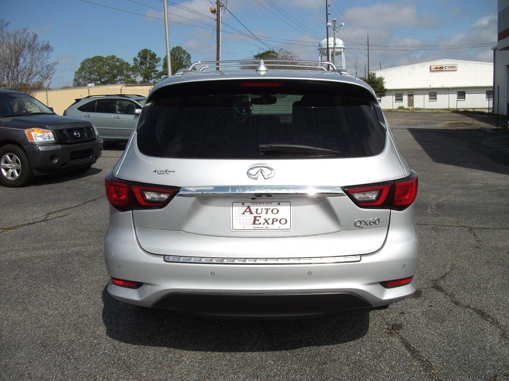 Infiniti QX60 4D SUV FWD 2018