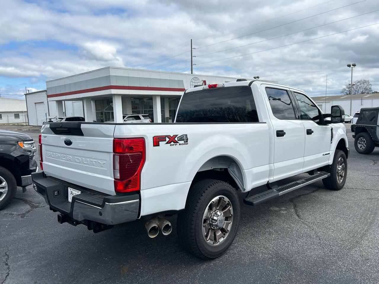 Ford F-250 SD XLT Crew Cab 4WD 2021