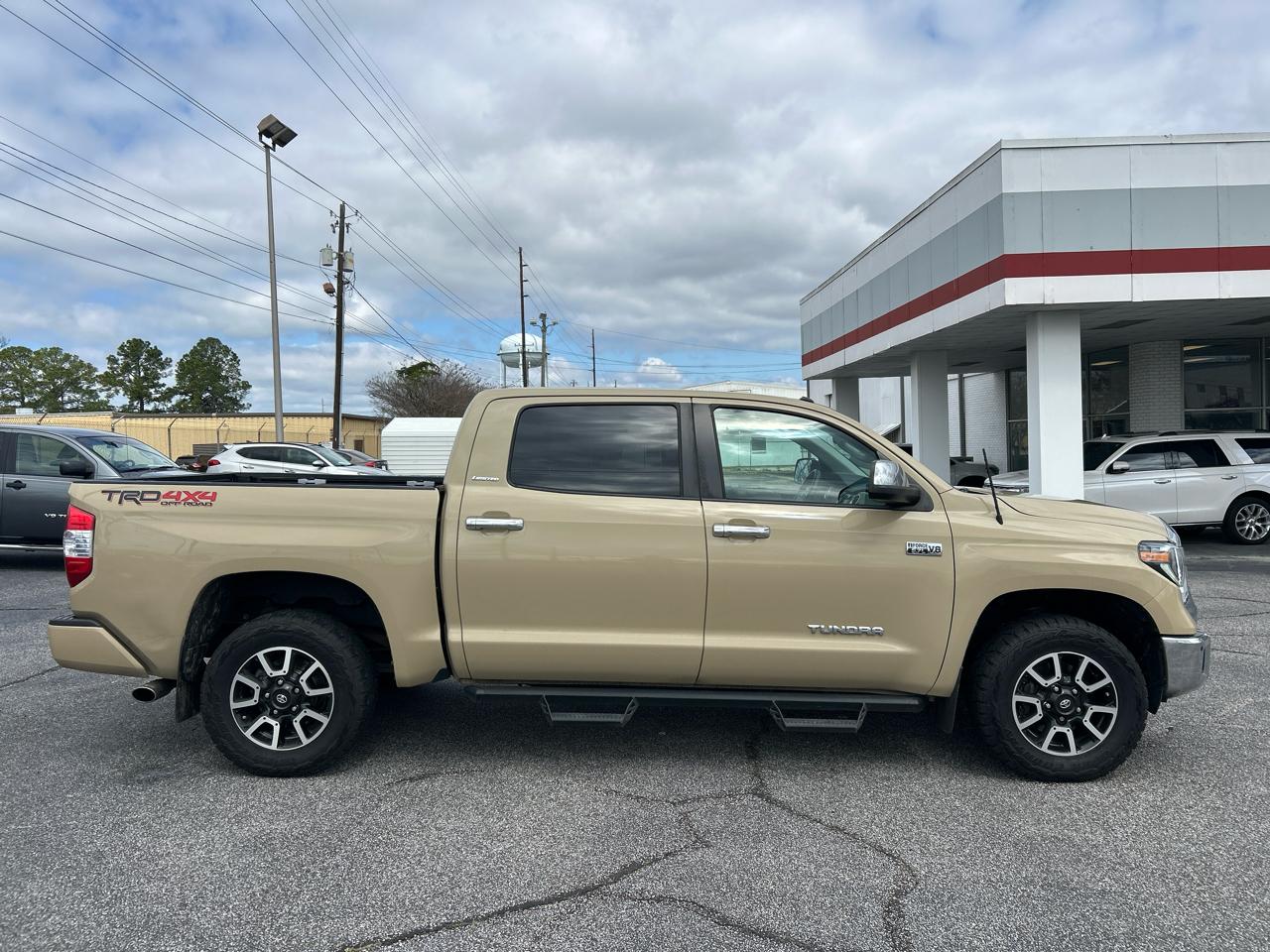 Toyota Tundra Limited 5.7L CrewMax 4WD 2019