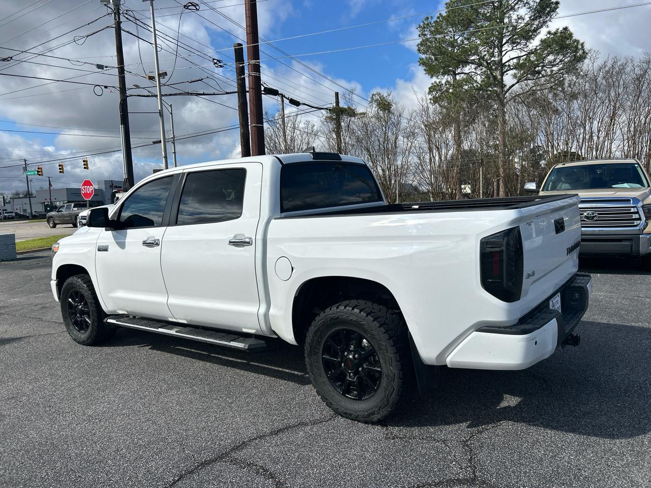 Toyota Tundra Platinum CrewMax 5.7L 4WD 2020