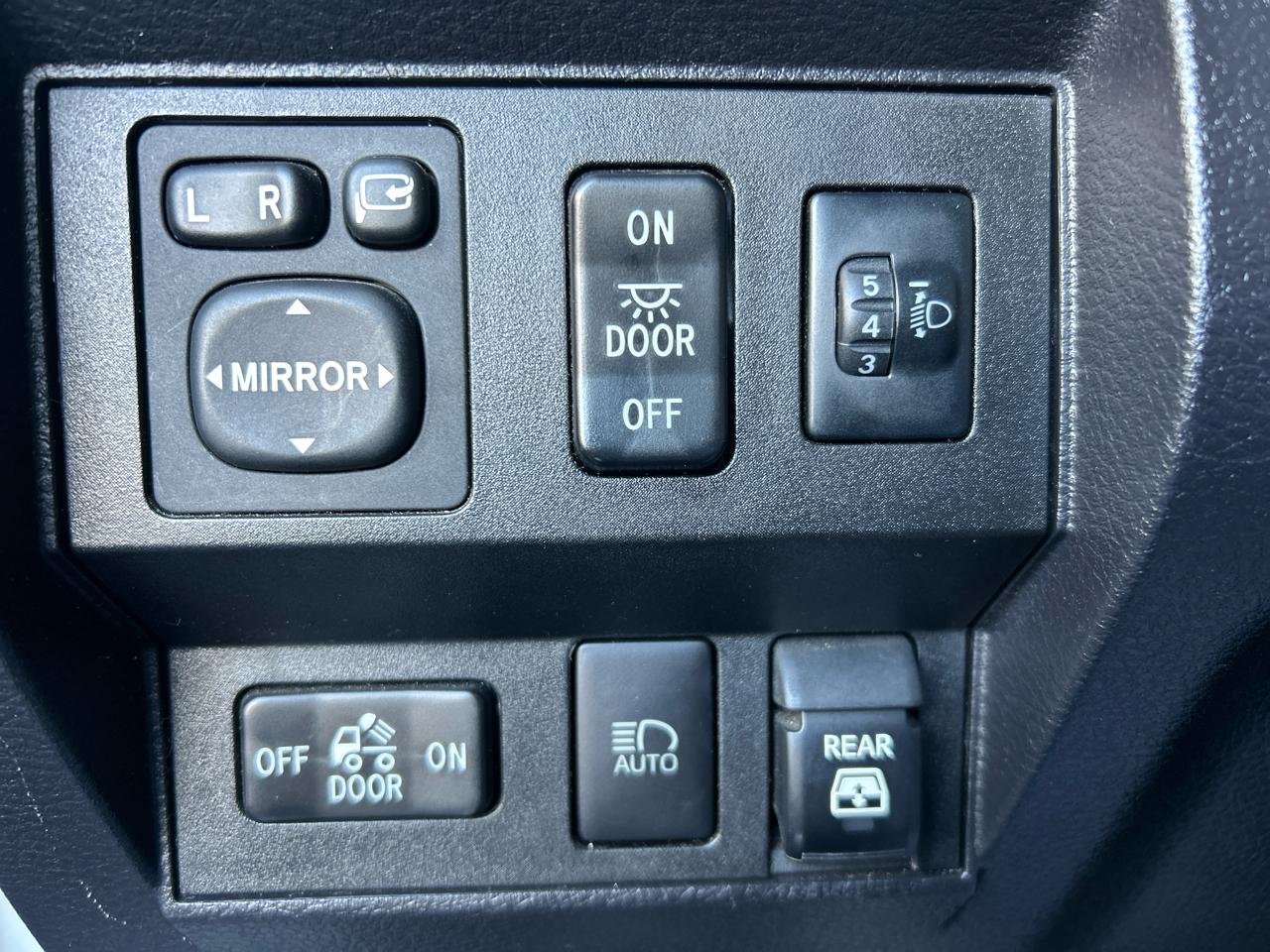 Toyota Tundra Platinum CrewMax 5.7L 4WD 2020