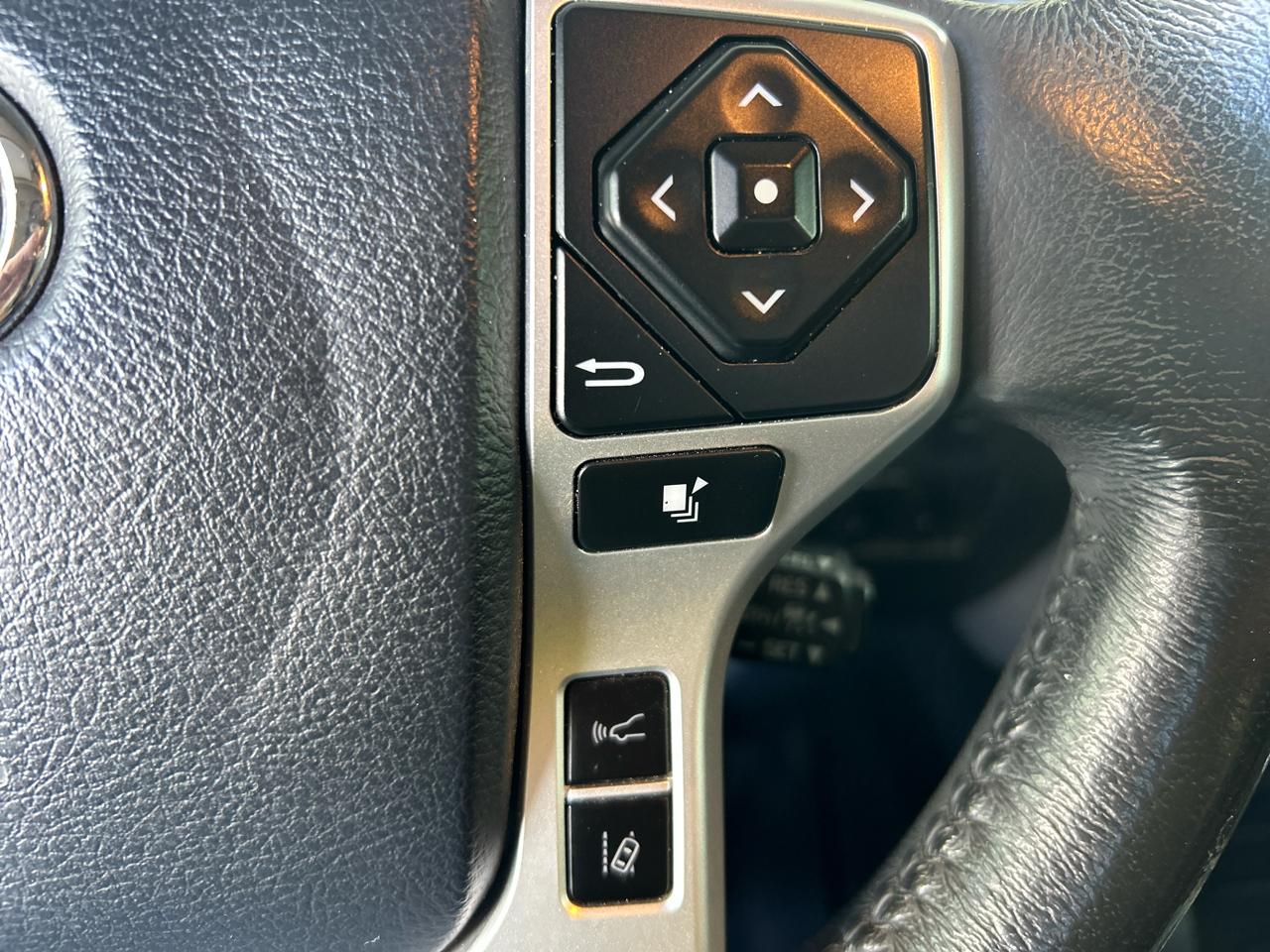 Toyota Tundra Platinum CrewMax 5.7L 4WD 2020