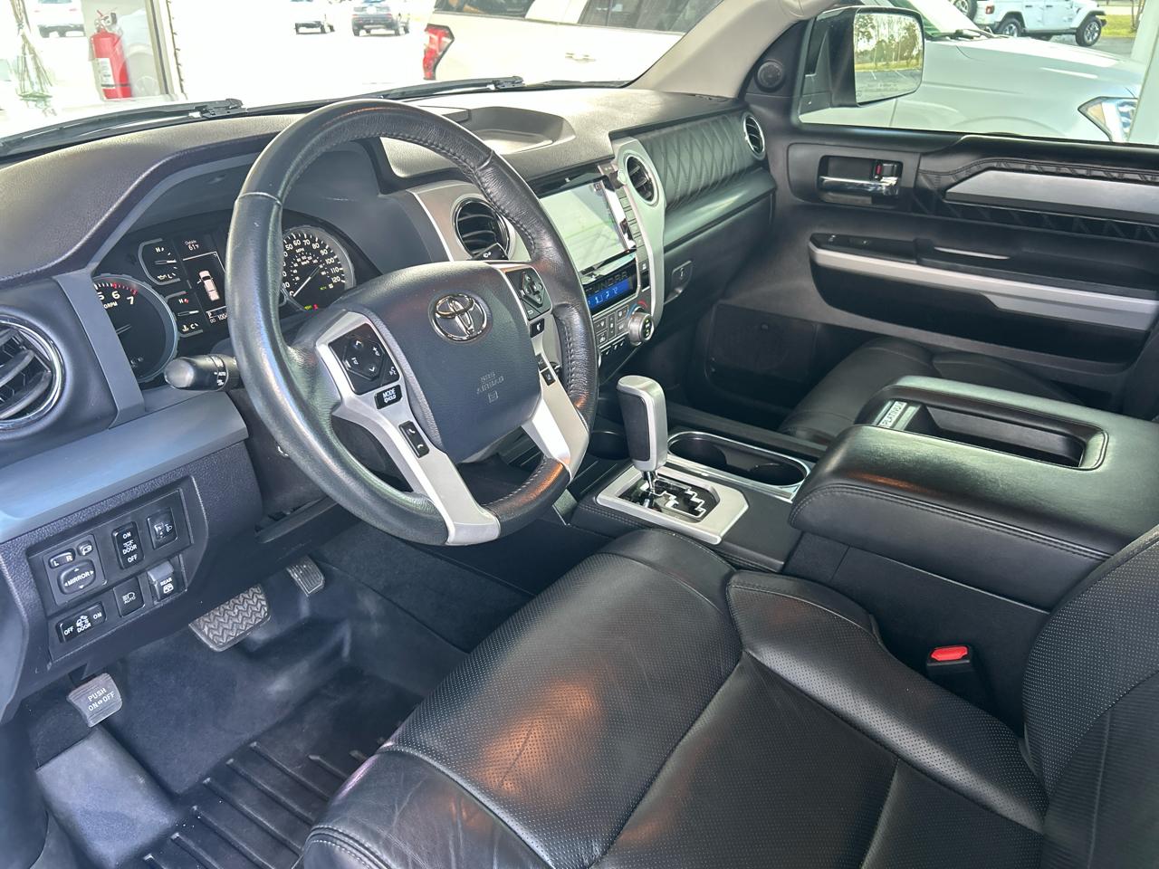 Toyota Tundra Platinum CrewMax 5.7L 4WD 2020
