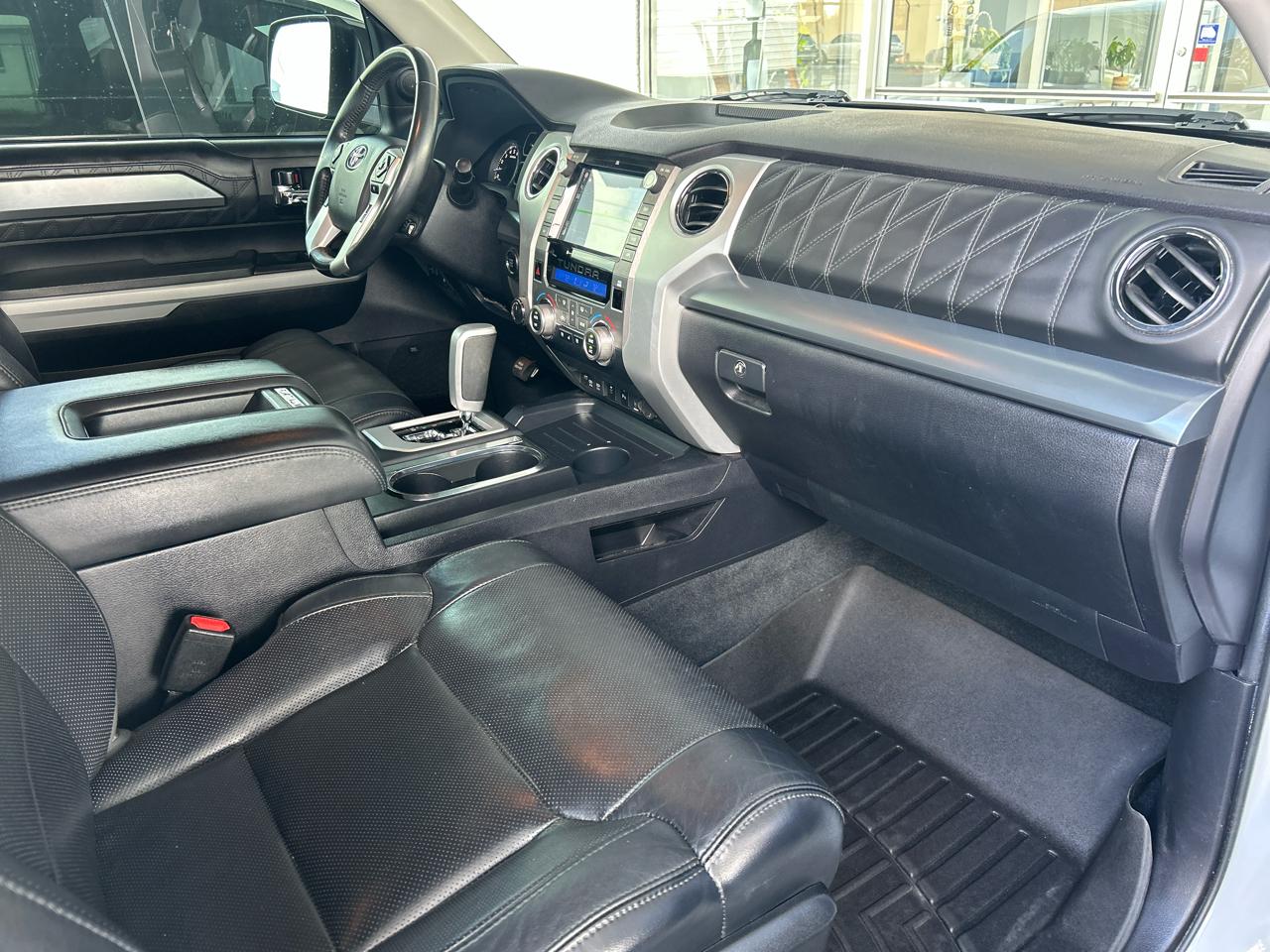 Toyota Tundra Platinum CrewMax 5.7L 4WD 2020