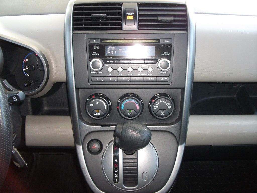 Honda Element EX 2WD AT 2011