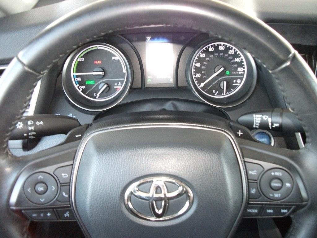 Toyota Camry Hybrid SE 2022