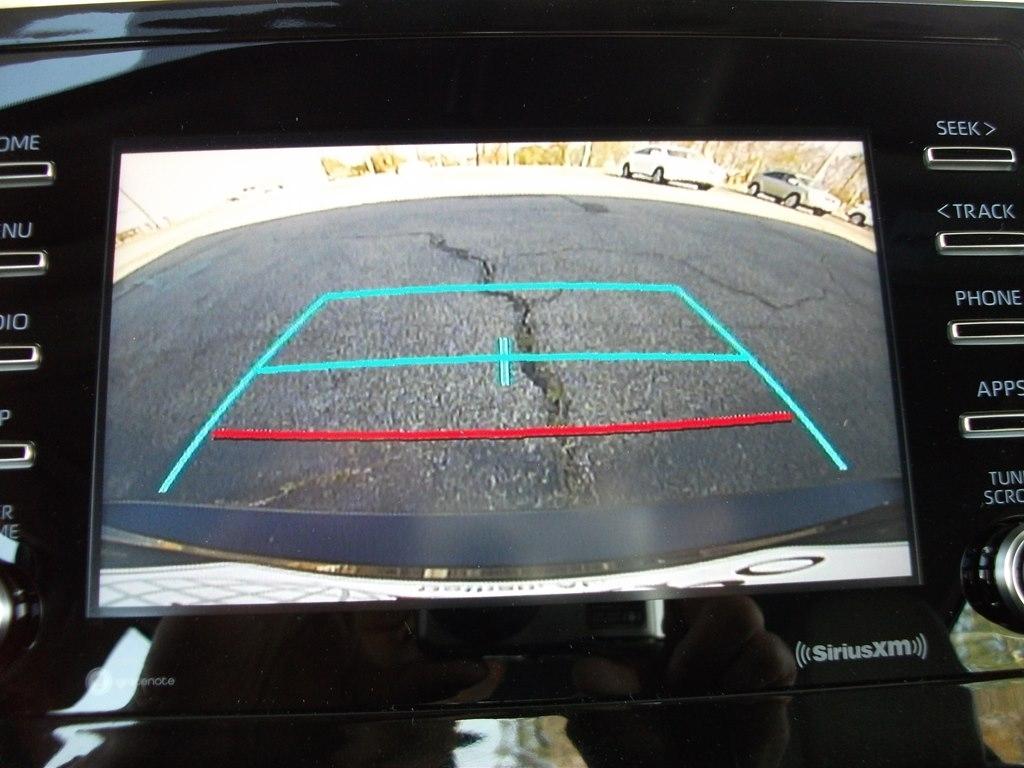 Toyota Camry Hybrid SE 2022