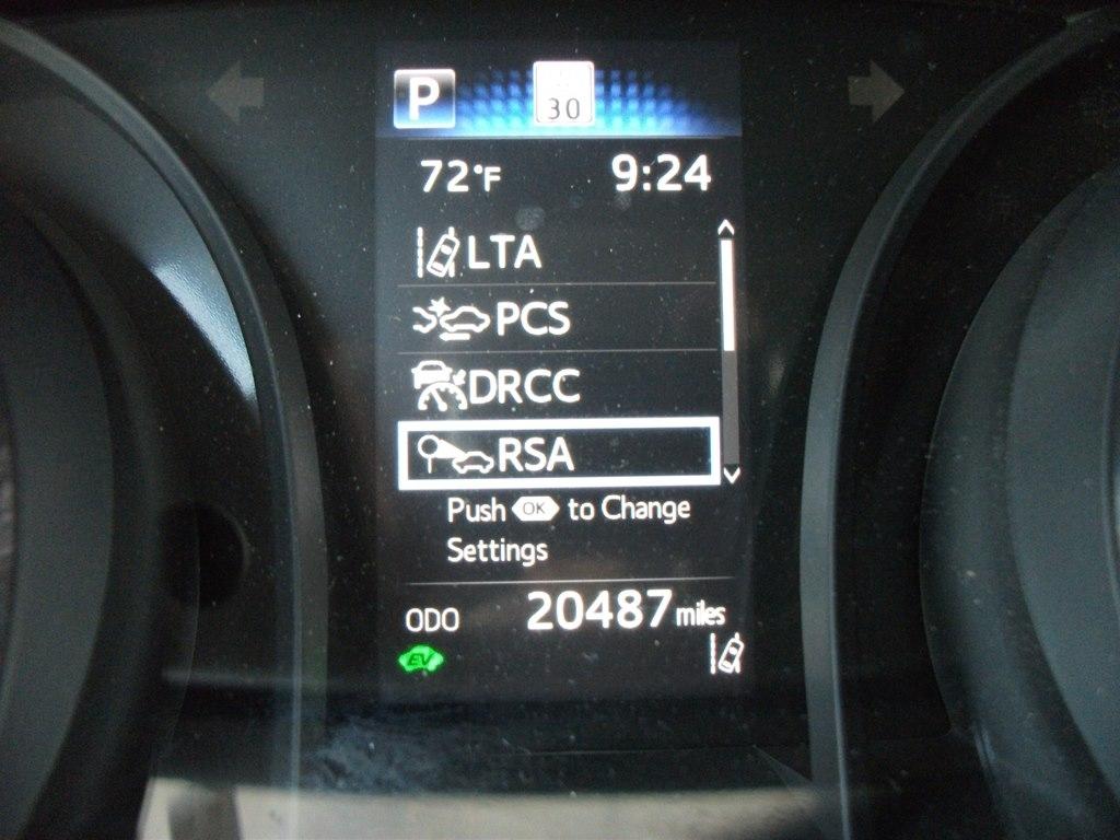 Toyota Camry Hybrid SE 2022