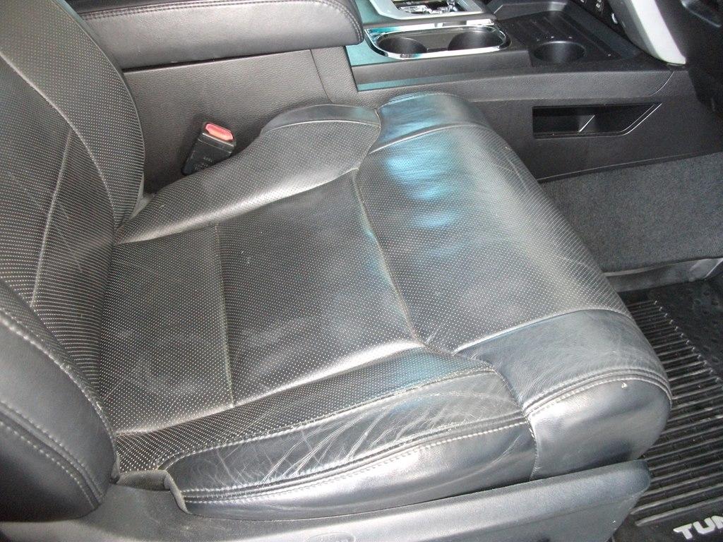 Toyota Tundra Platinum CrewMax 5.7L FFV 4WD 2015