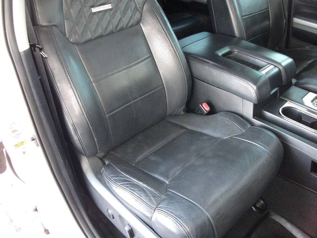 Toyota Tundra Platinum CrewMax 5.7L FFV 4WD 2015