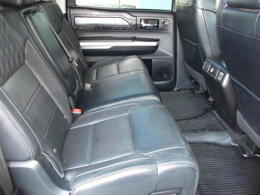 Toyota Tundra Platinum CrewMax 5.7L FFV 4WD 2015