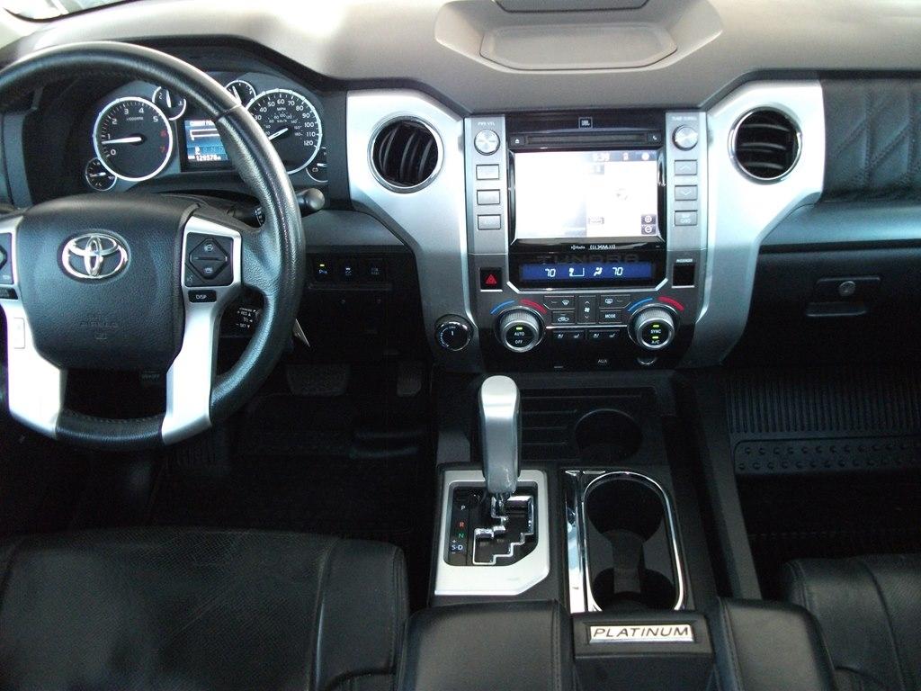 Toyota Tundra Platinum CrewMax 5.7L FFV 4WD 2015