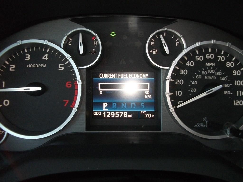 Toyota Tundra Platinum CrewMax 5.7L FFV 4WD 2015