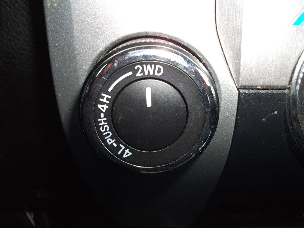 Toyota Tundra Platinum CrewMax 5.7L FFV 4WD 2015