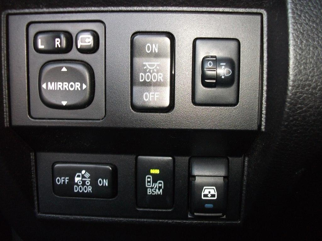 Toyota Tundra Platinum CrewMax 5.7L FFV 4WD 2015